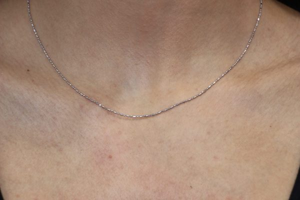 Collana oro bianco semirigida