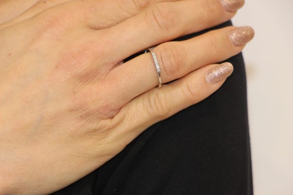 Anello oro bianco riviera con diamanti daviteedelucchi