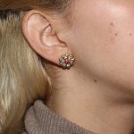 Orecchini oro giallo fiore con zirconi rosso e bianchi